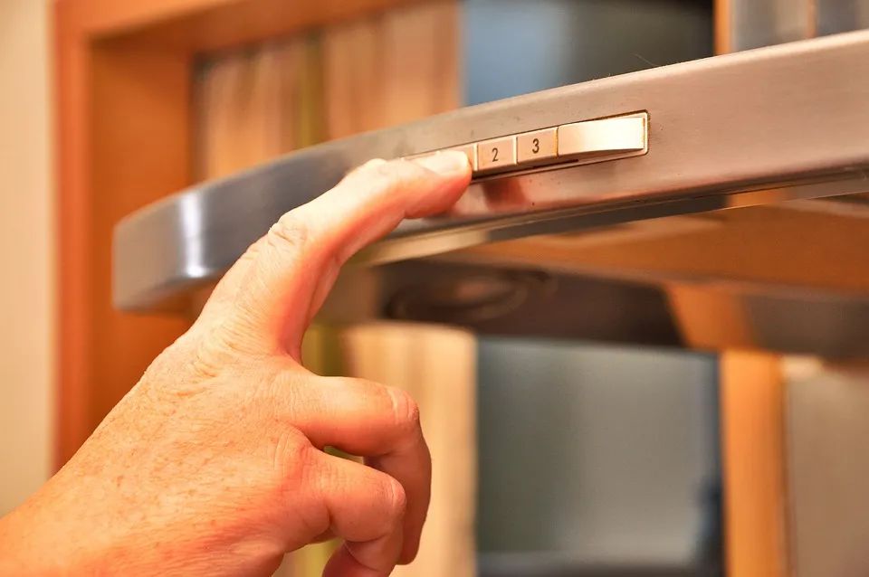 抽油烟机风轮拆下后风轮拿不下来,清洗油烟机风轮与换风轮