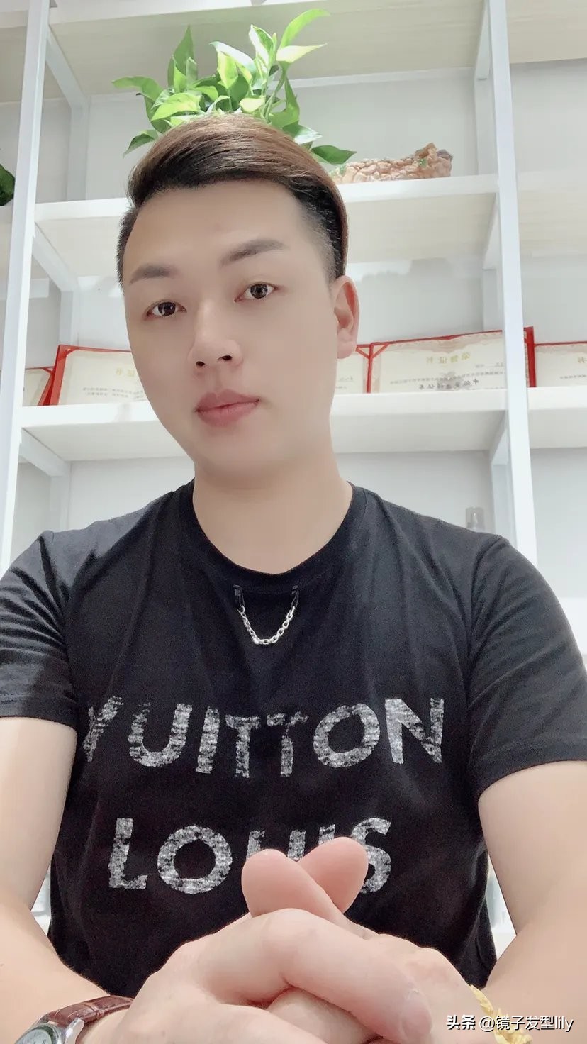 适合脸长的男士发型2021流行发型,男士发型2021流行发型中长发韩式