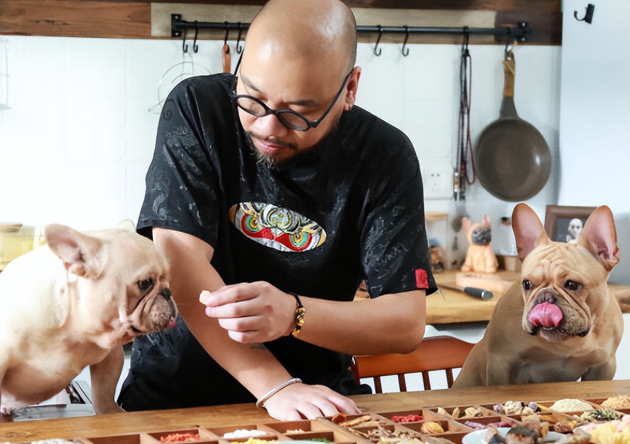 日本的“奇葩”职业!臀部清洁师,猫狗粮试吃员,还有下跪道歉师