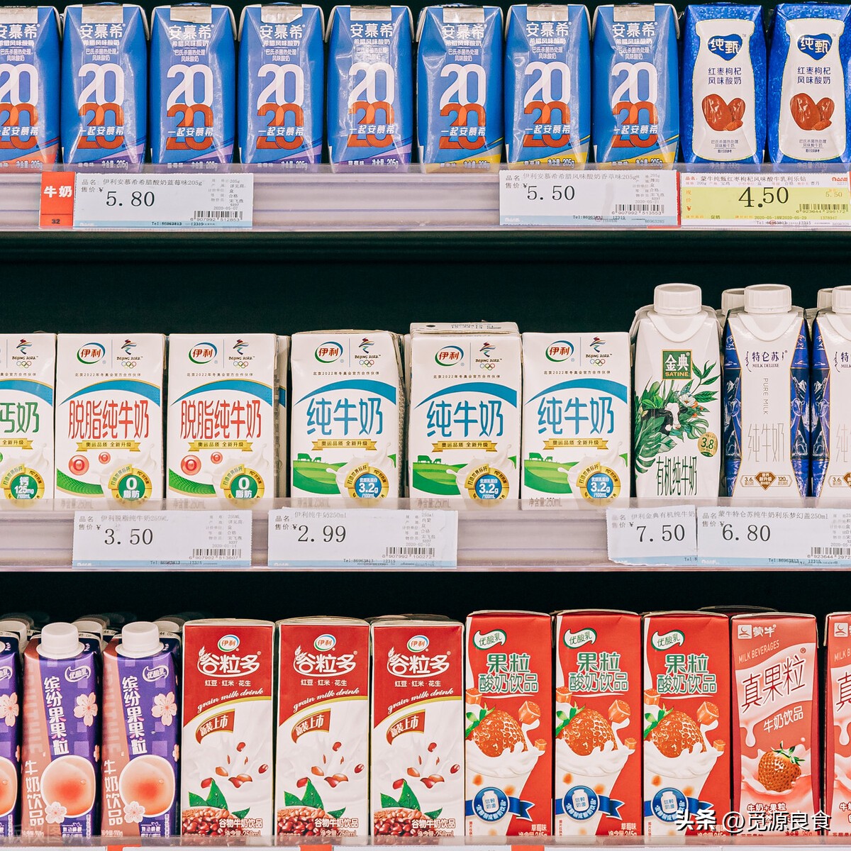 买牛奶奶粉,不是越贵越好,奶粉袋上有“4个指标”,弄懂不吃亏