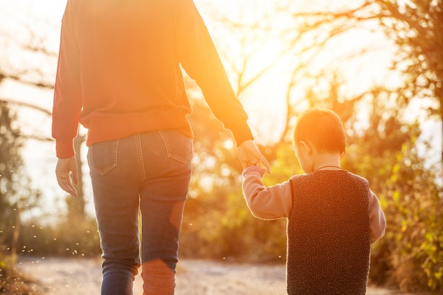 我从婆家逃到*疆新**刮大白挣了十万，父亲为弟弟要钱变痴呆,1