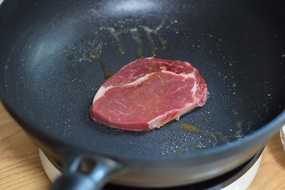 九阳大磨王不粘锅二代锅底掉皮,九阳大磨王不粘锅无油煎蛋