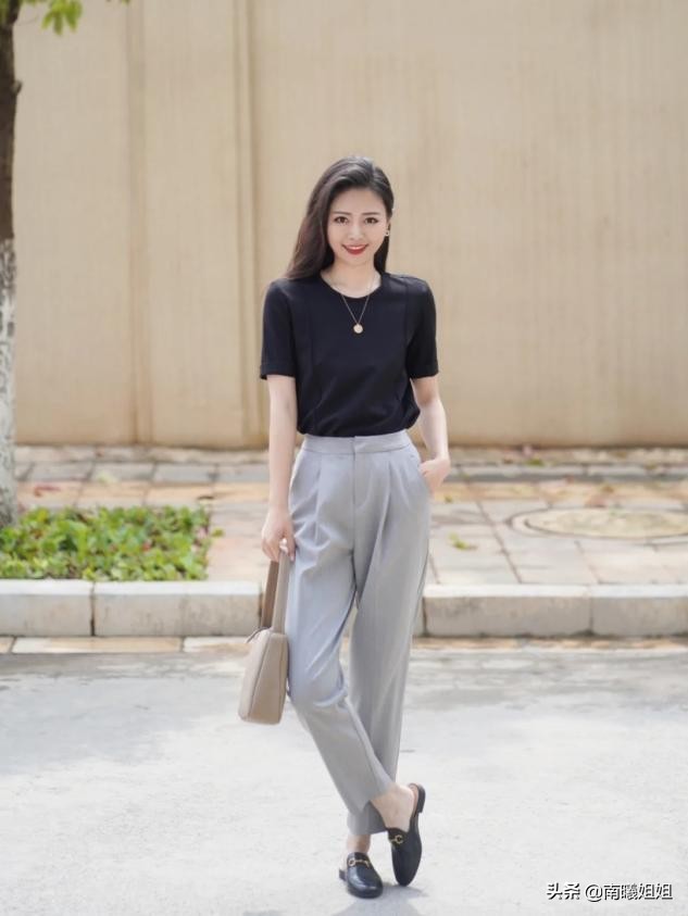 今夏穿t恤时注意避开的3款,减龄洋气显瘦爆款t恤