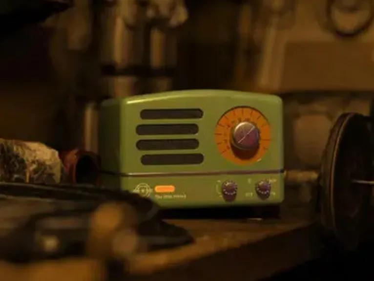 在收音机和无线电间玩跨界？这个不到百元的小黑盒真让人大开眼界