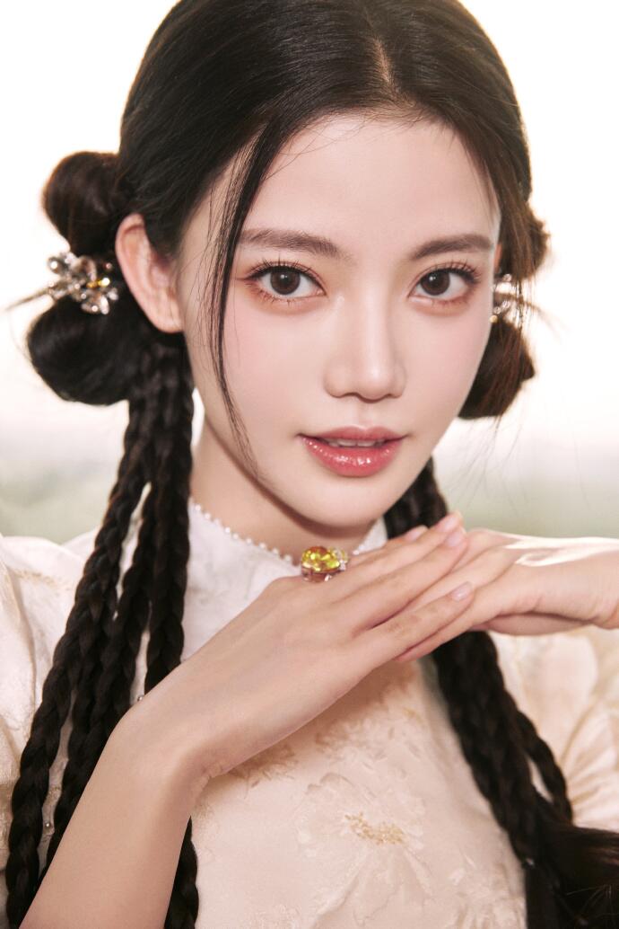 孙珍妮蓝发造型,孙珍妮的半扎发