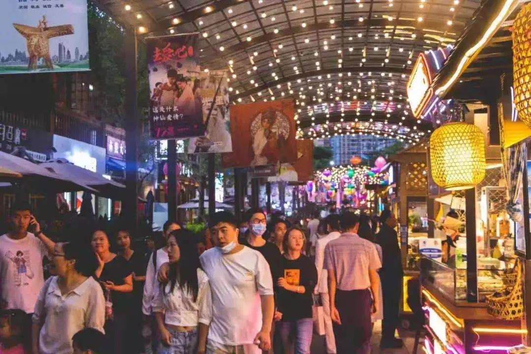 吃货们千万不要错过的昆明美食街,昆明翠湖公园附近美食街