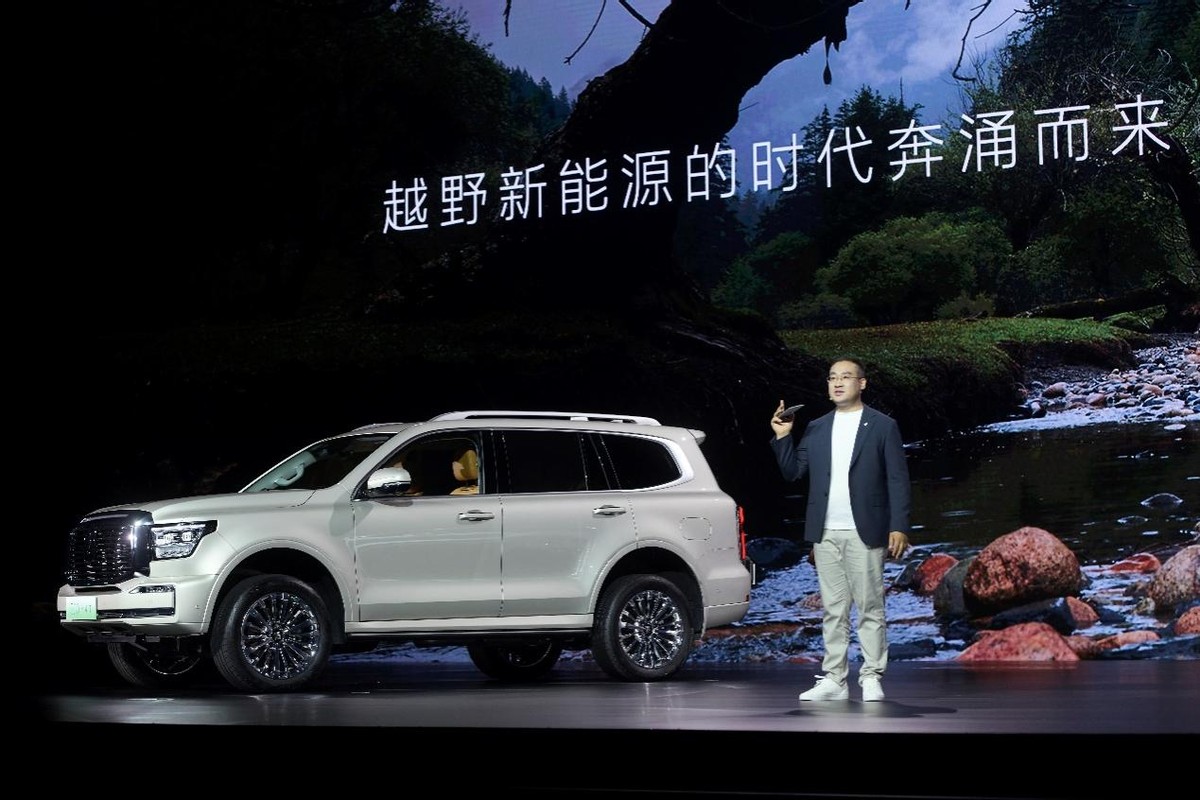 坦克500hi4-t越野能力对比陆巡,静态体验坦克500hi4-t外观篇