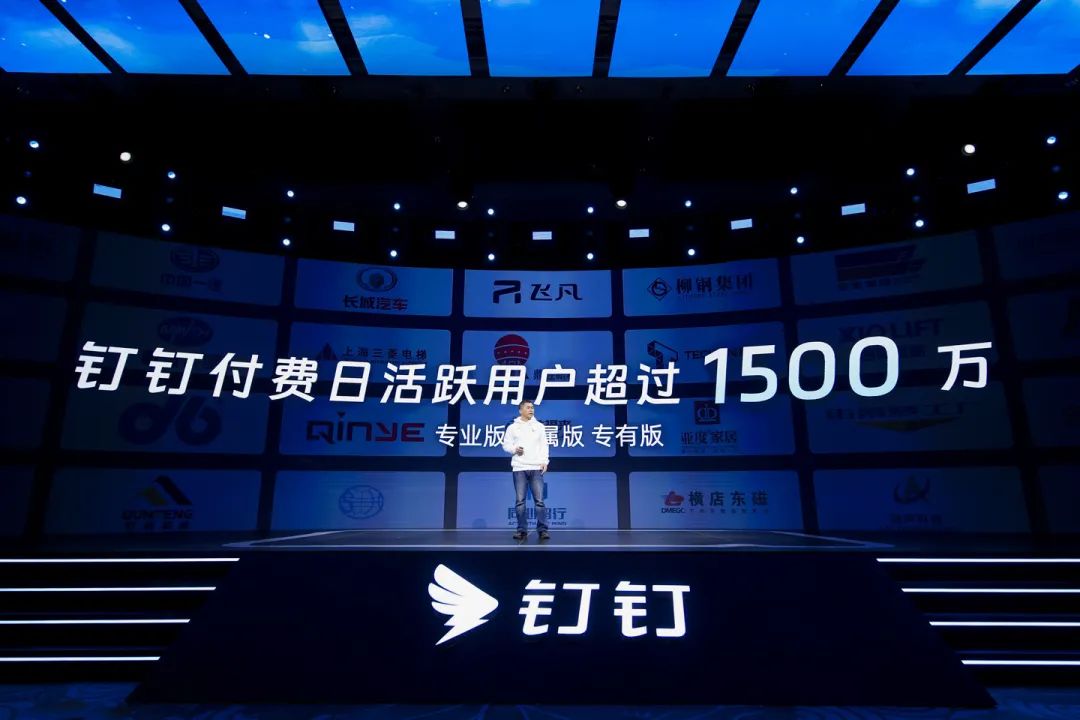 美的家庭服务机器人几点发布的,美的家庭服务机器人视频