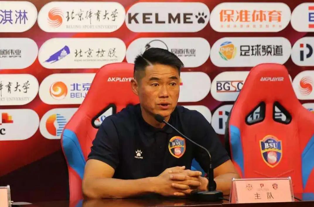 中国近十年最好的足球前锋,中国十大足坛前锋