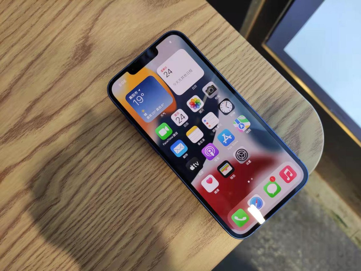 iphone手机哪个最值得推荐,目前选择哪款苹果手机性价比最高