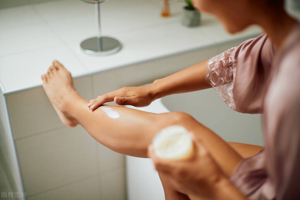 小孩洗完澡手上脱皮什么原因,洗完澡以后屁股脱皮是怎么回事