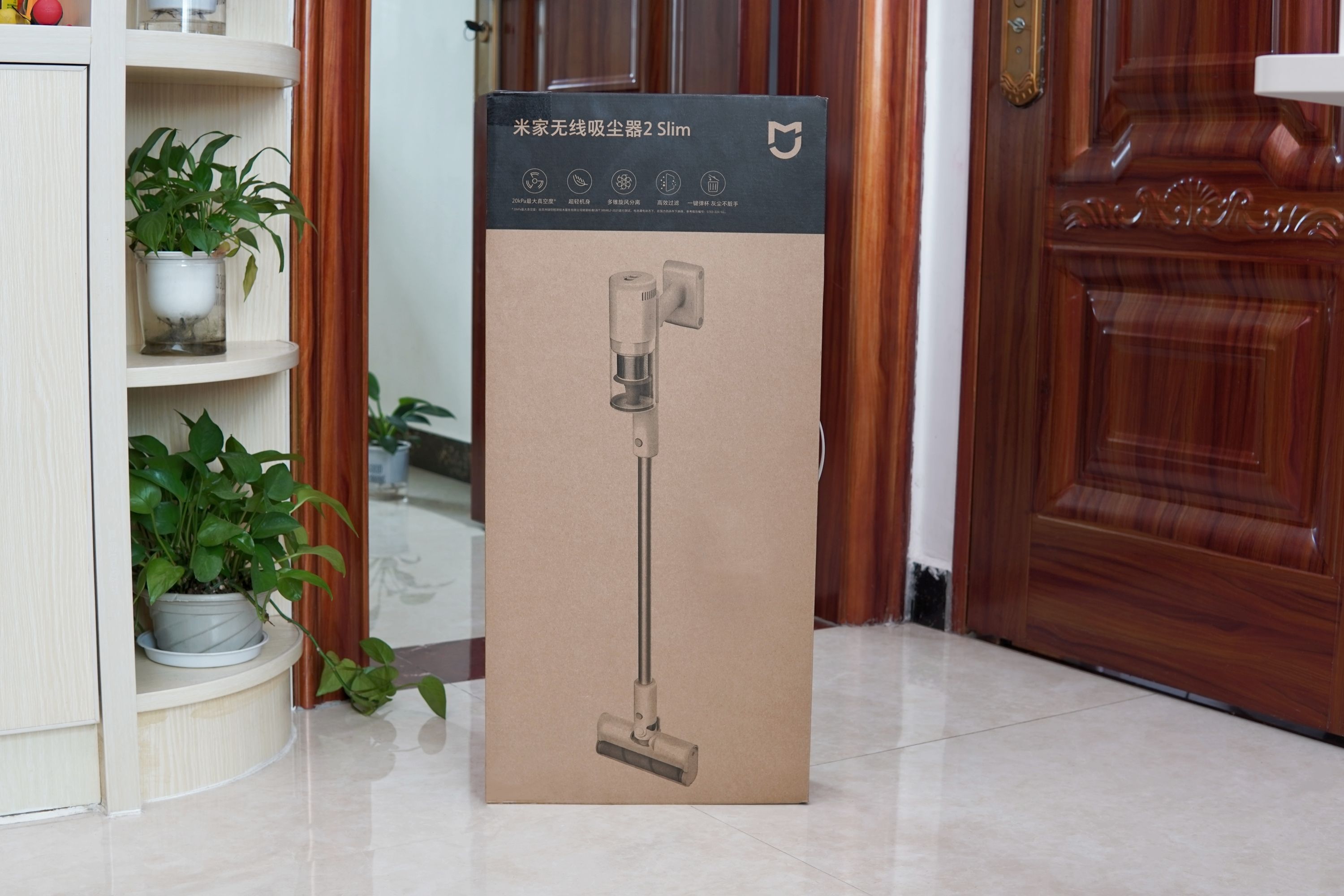 小米无线吸尘器2slim与轻羽版,小米吸尘器2和2slim测评