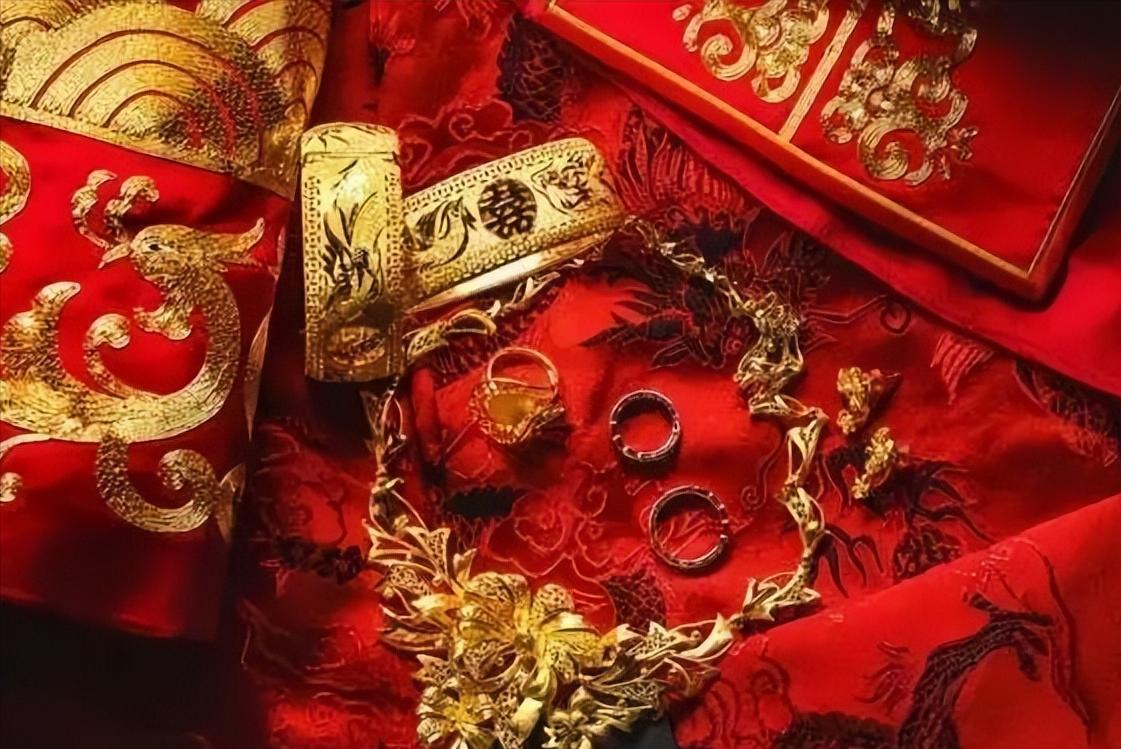 1次买1颗，1个月攒1克，囤黄金为何成为年轻人的新潮流？