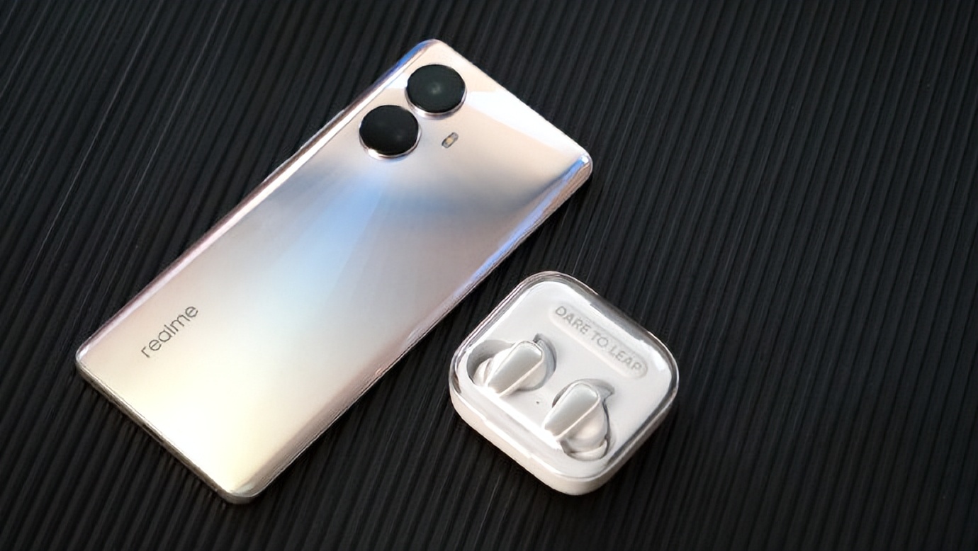 真我10pro到底值不值得买,真我10Pro+外观介绍