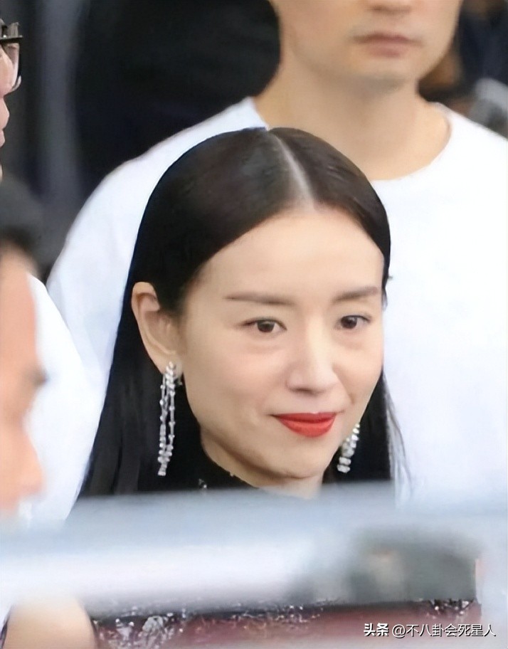 变丑明星视频,变丑的明星