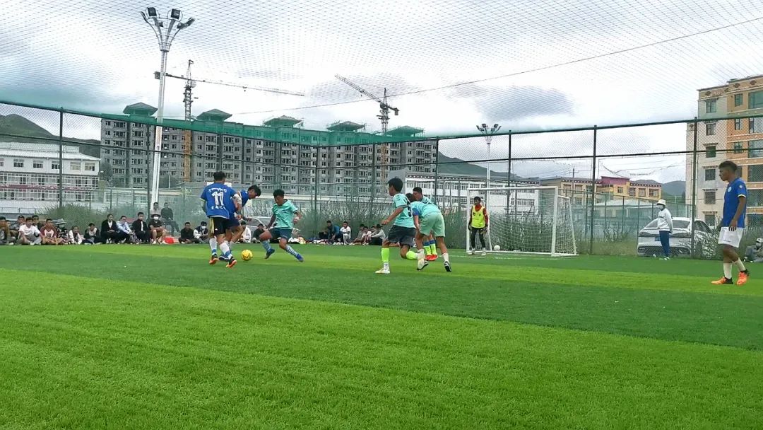 足球邀请赛激情开赛,快乐周末足球赛