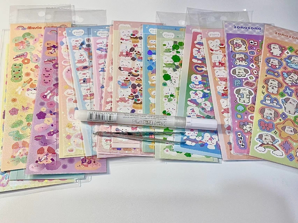 财经观察｜你家娃也在“咕卡”吗？“10后”社交货币“咕卡”套装月售百万元