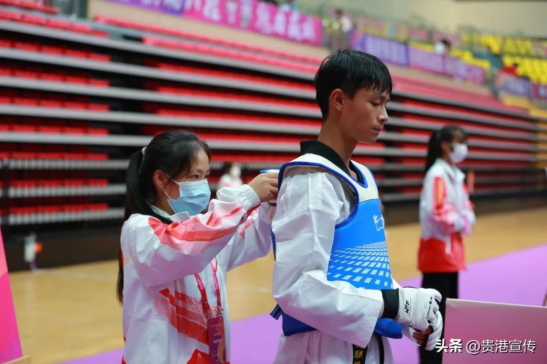 区运会有一群可爱又可敬的人，他们有一个共同的名字：志愿者！