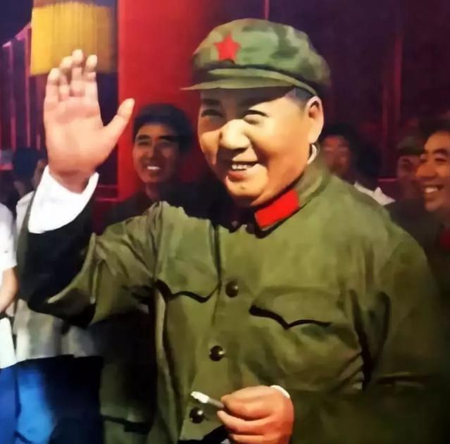 *先念李**抽雪茄，毛主席：先念，你有这么好的烟，怎么不早点拿出来