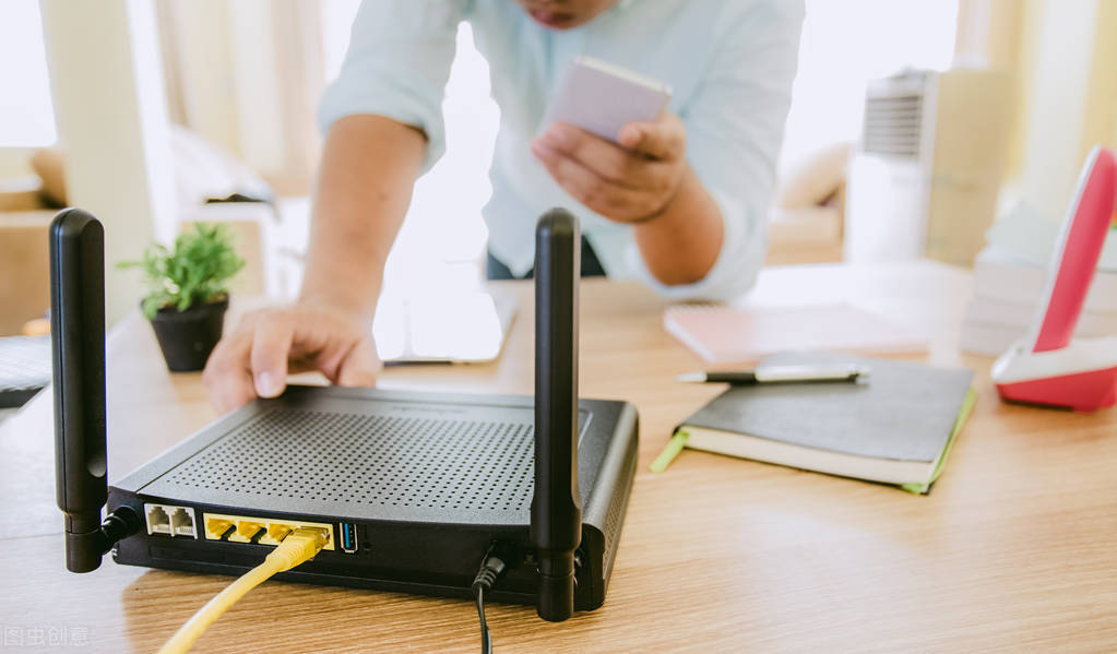 路由器放个小东西提高网速,路由器网速慢怎么设置才不卡