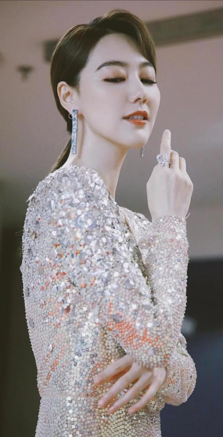 王冠惊艳迷人照片,王冠唯美图片