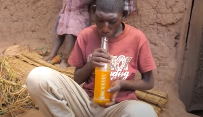 非洲23岁男孩酷似猿猴，不会说话只会叫，是何让他获取粉丝1000万