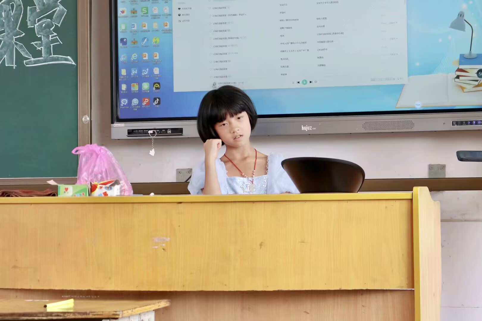 长沙学子三下乡,湖北学子三下乡疫路同行情暖童心