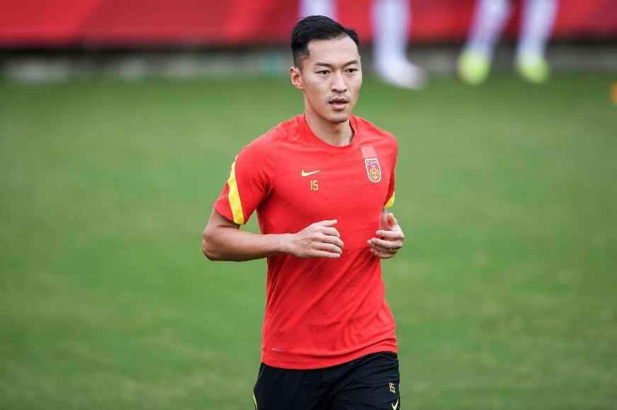 吴曦躲球赛后道歉视频,吴曦躲球有原因吗