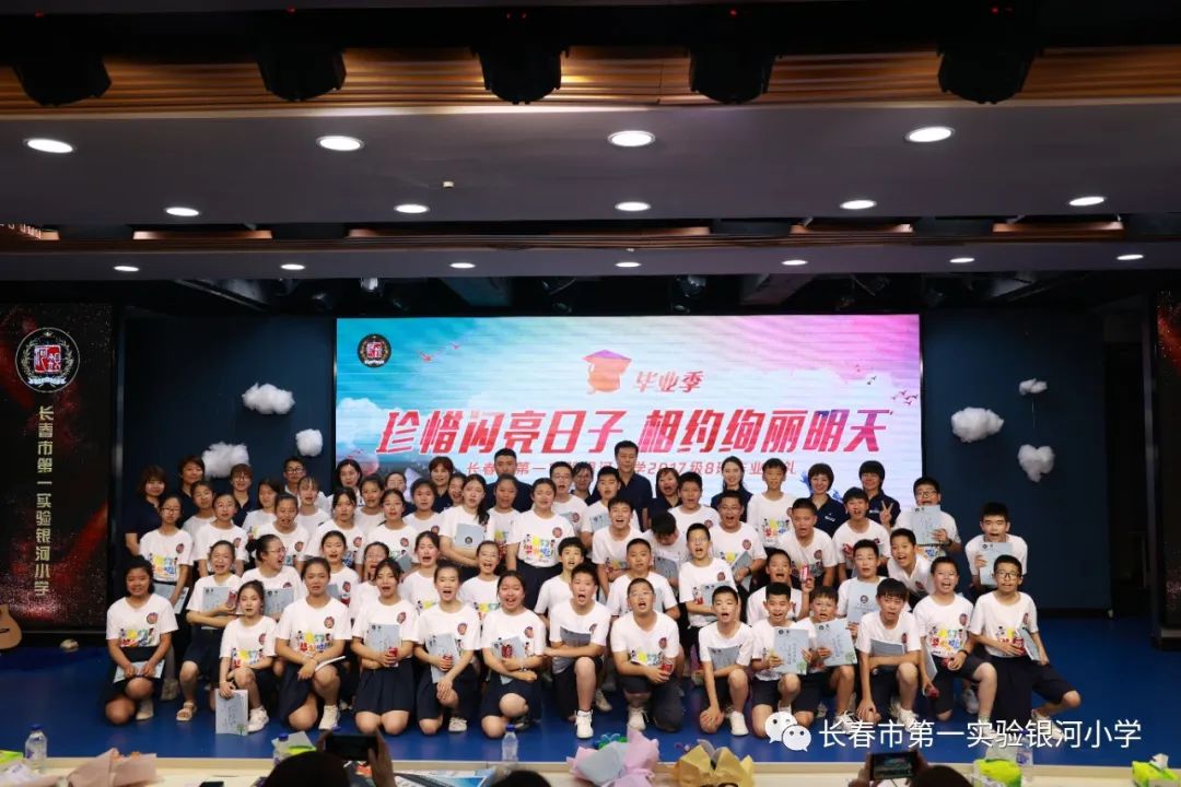 小学毕业典礼的超燃视频,最棒的小学毕业典礼