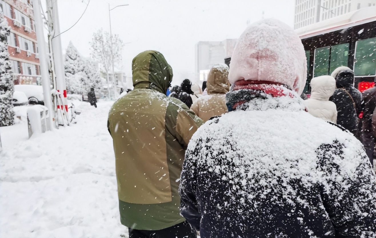 广州将下雪？网友直呼“不信邪”，却悄悄在唯品会买羽绒服