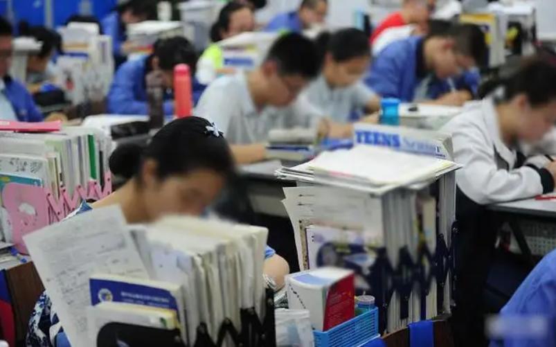 刚过二本线的考生，怎么保证能上本科大学？这个建议考生要了解下