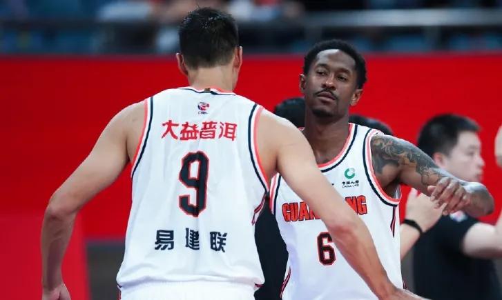 广东男篮12年来首次止步半决赛,广东终结广厦集锦