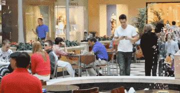 睡觉手机放床头辐射很强会致癌吗,手机放在枕边睡觉有辐射吗