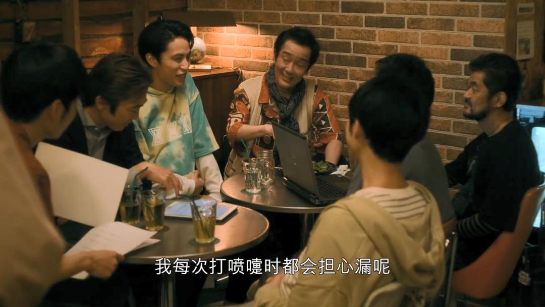 看一眼，只有1.3分，就知道是「神剧」没跑了