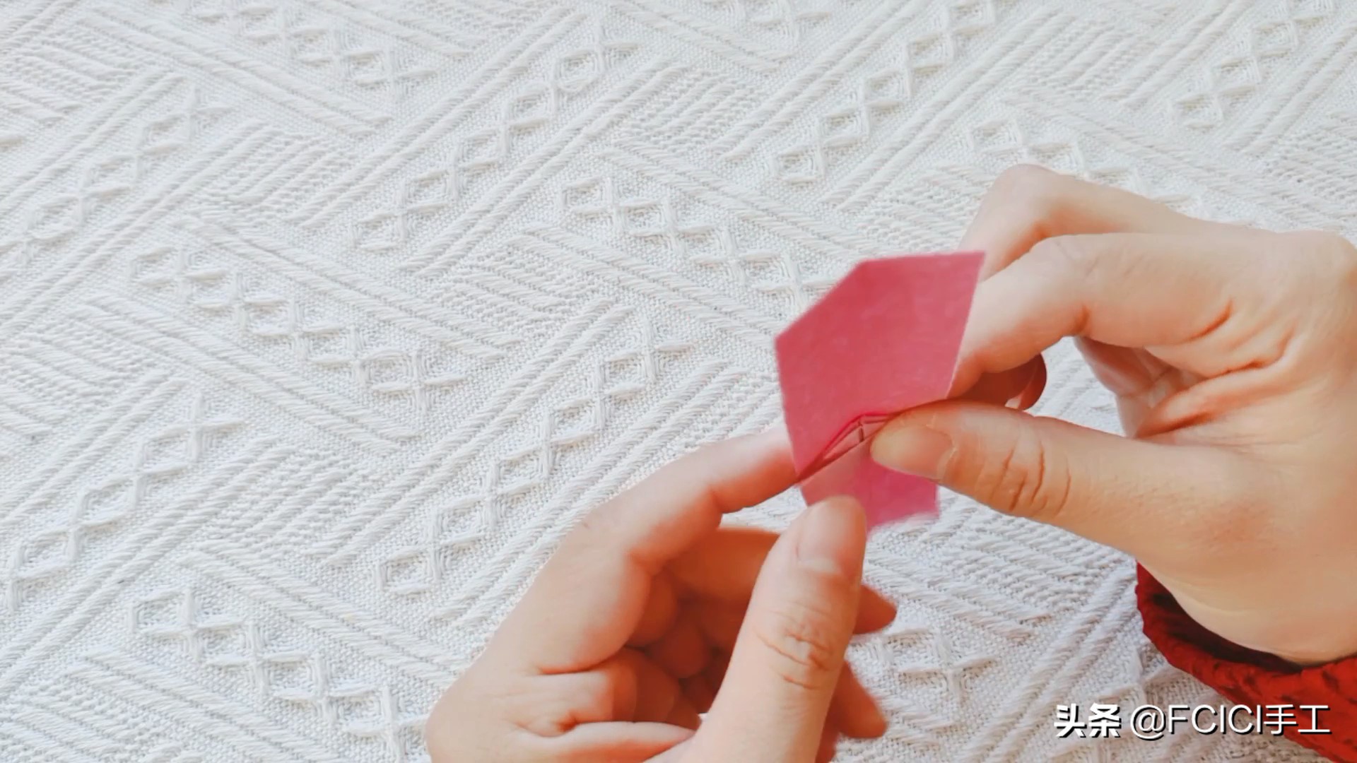 蝴蝶折纸戒指网红款,蝴蝶戒指折纸超简单教程