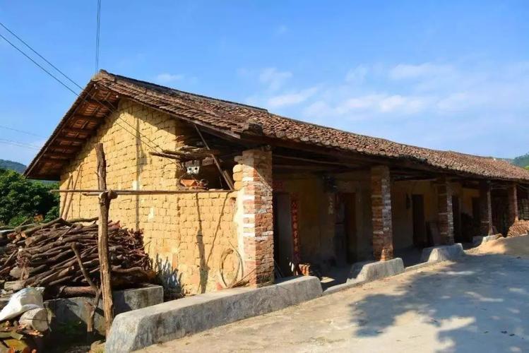 农村有宅基地没房子拆迁能分房吗,农村户口无宅基地能分房吗