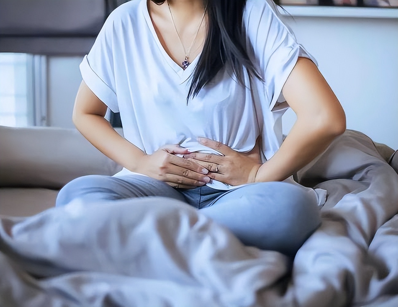 同房为何酿成悲剧?黄体破裂!医生:夫妻生活不是打仗,别太过火