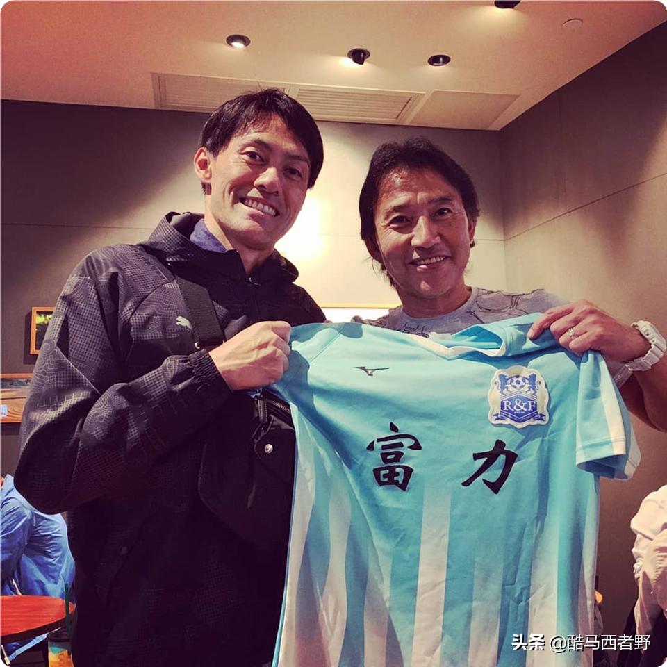 足球中国跟日本差距,中国足球教练和日本对比