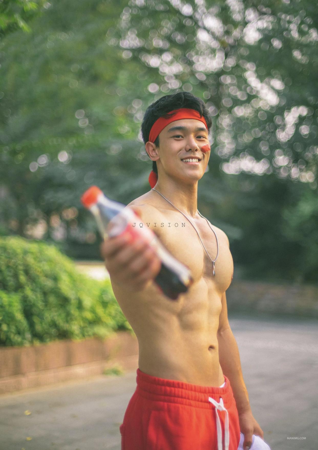 小励律曾浩然:肉球变型男