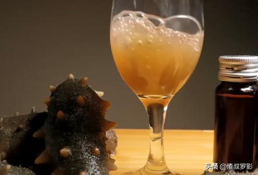 男子50元买海鲜发现是海洋活化石,一男子花10万买海参后续