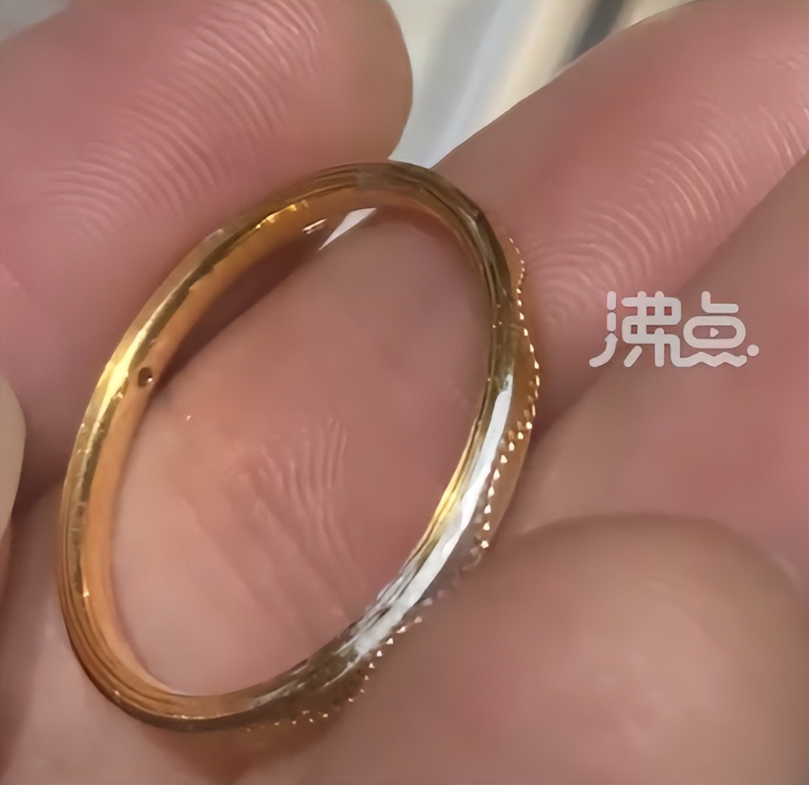 买的周六福彩金半年居然开始掉色,花15000买周六福金子掉色