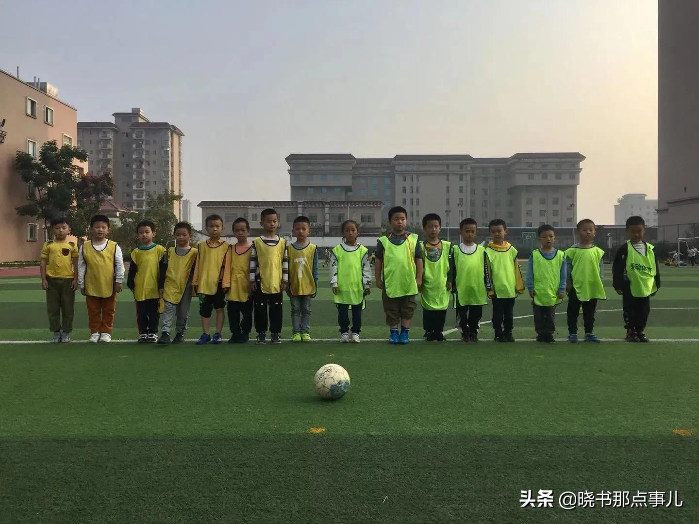 我们班的足球赛作文300字,记一次足球赛的作文600字