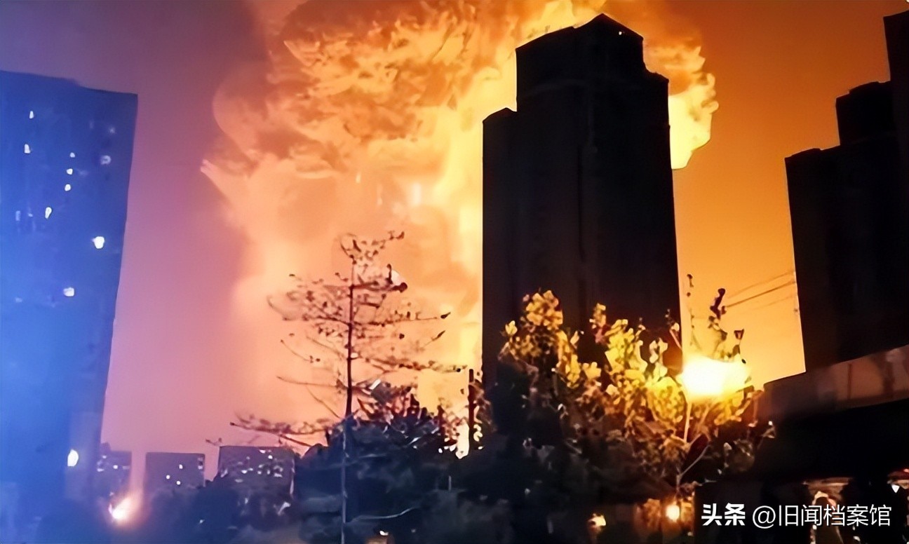 天津港火灾牺牲了多少名消防人员,消防员救火天津港大爆炸完整视频