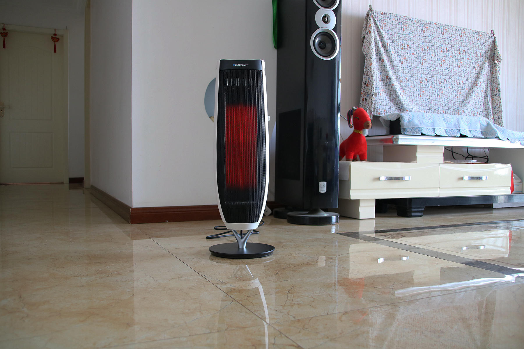 自从有了蓝宝这个“小太阳”，这个冬天家里从此不再寒冷