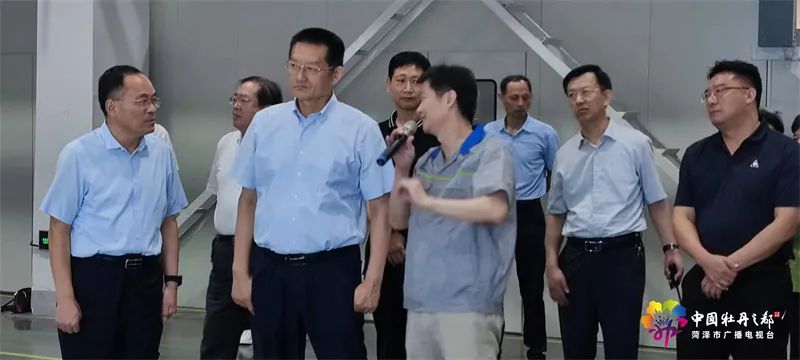 主要领导实地考察项目建设,县委书记带队观摩项目建设