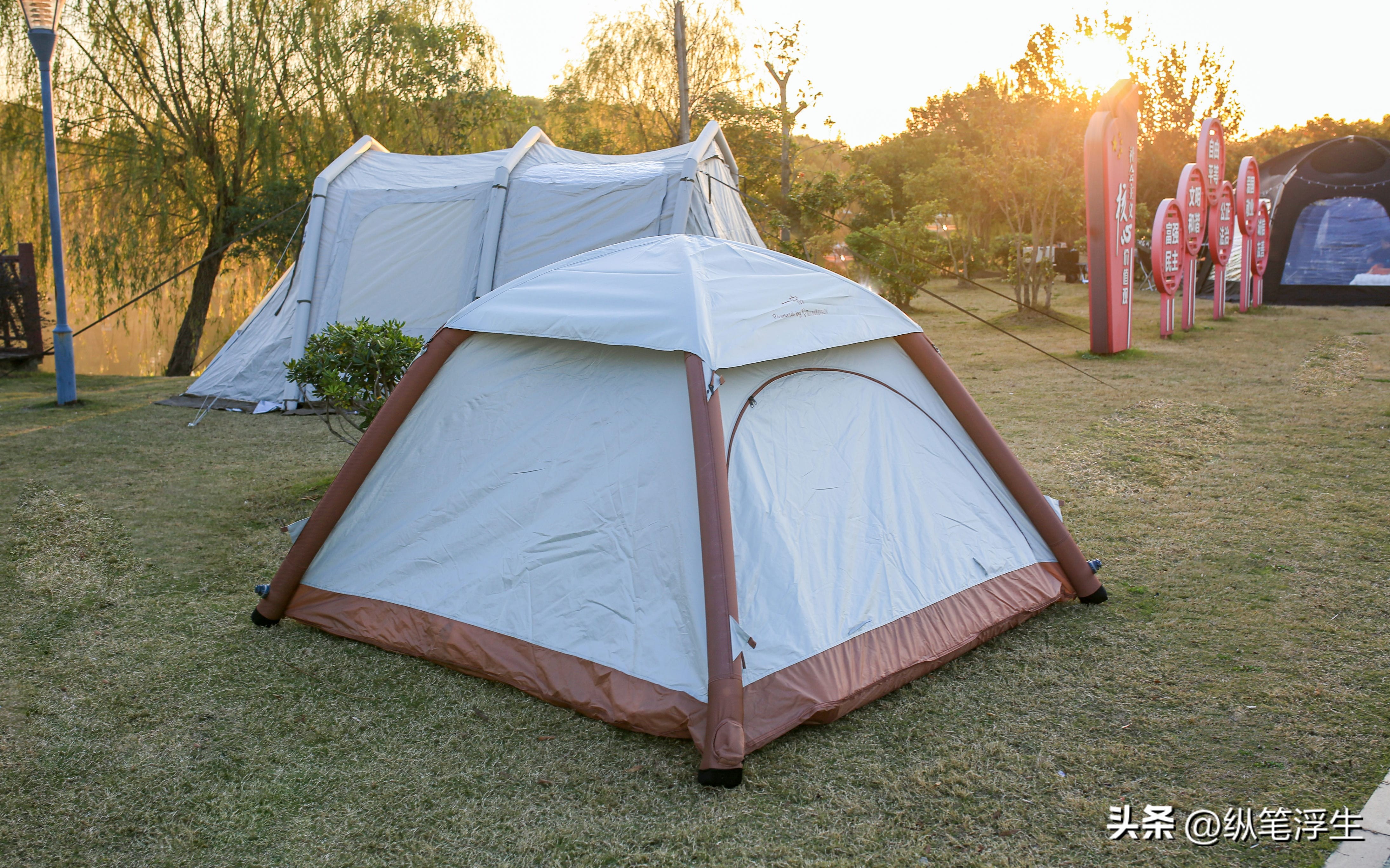 户外露营睡垫选蛋巢还是气垫,户外露营过夜买多厚的睡垫合适