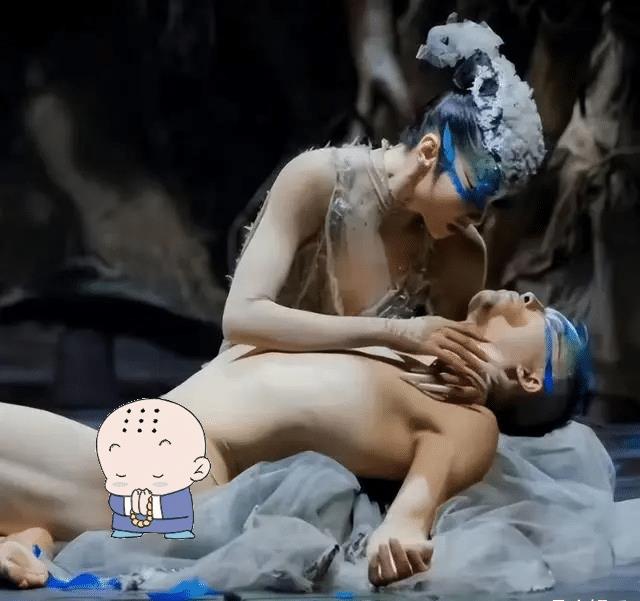 丁字裤、露臀，所谓的“艺术”都没用，谁审美有问题？