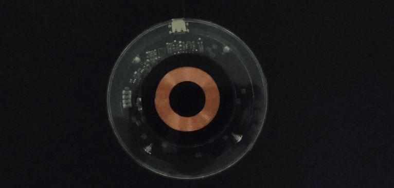 不用任何充电神器就可以充电,可以直接安在手机背面的充电神器