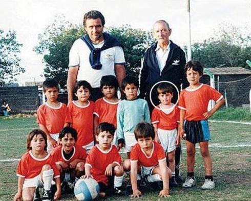 从侏儒到一代球王的传奇经历,梅西从贫民窟里走出的侏儒症