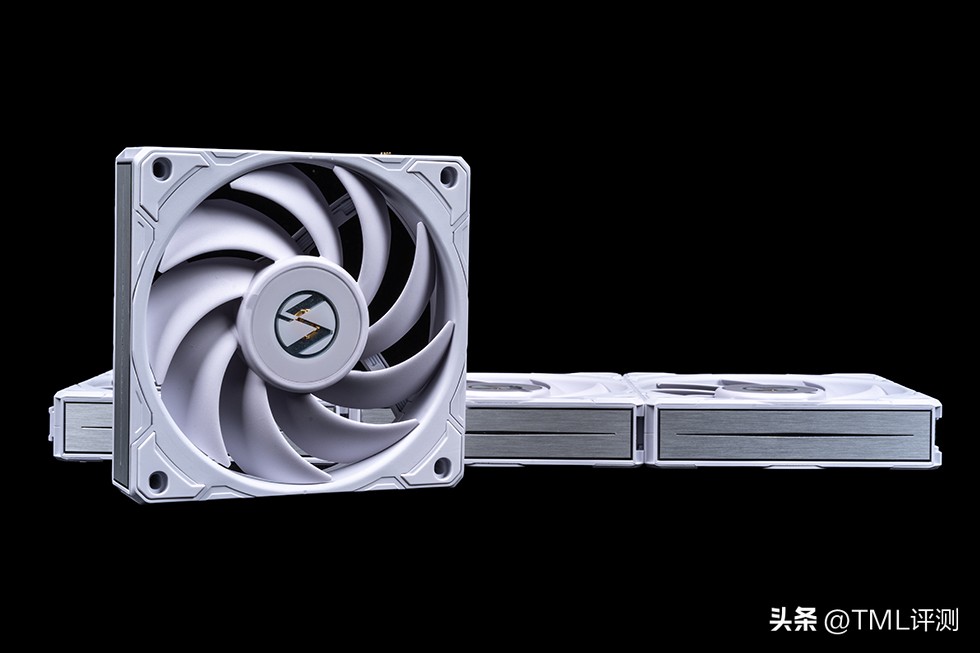 联力新款P28性能风扇,联力v2风扇